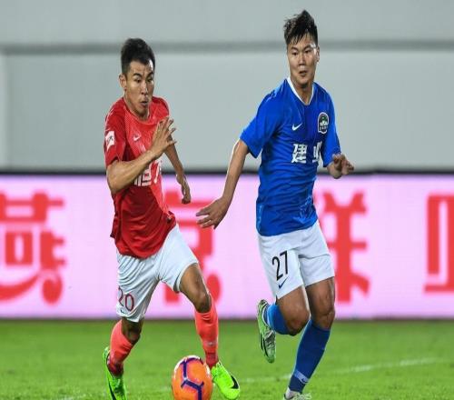 30年交情！申花發(fā)布于漢超在廣州隊(duì)榮耀時(shí)刻，曾借出基地聯(lián)手抗港