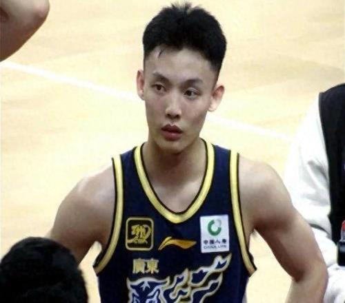 直击广东出征仪式!朱芳雨摊牌夺冠,杜锋下军令状,菜单整活辽篮