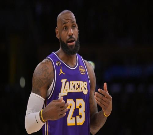 随着湖人险胜,勇士逆转太阳,西部最新排名榜出炉!37名仅差2胜