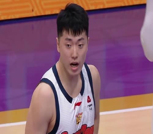 广东9389北控!球员评分:2人完美,3人良好,1人不合格