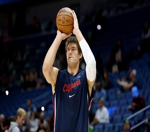 都差成这样了还能出场29分钟,快船对于内线老将的使用也太离谱了