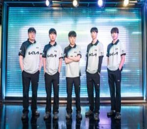 許哥即將破繭！Showmaker僅剩一個Bo5就將殺入S15世界賽