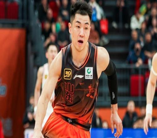 郭艾伦仅6分赛季最低!广州丢绝平难阻山东15战13胜高诗岩14+7