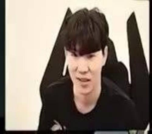 TheShy解說WBG打AL：剛在外麵開車回來，我沒想到有點堵車sorry！