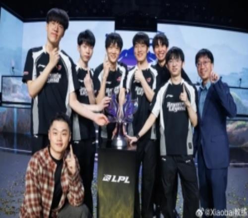 AL副教练小白:这条路一直走下去,直到亲手改写属于我们的结局