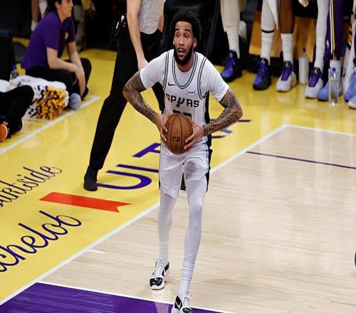 300万的优质3D锋线!马刺制服组能够签下他真是独具眼光