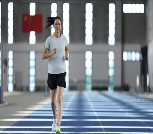 荣耀终章从打工妹到田径队大姐，爱笑的韦永丽写就一段传奇