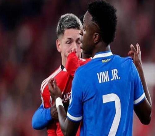 记录报:普雷斯蒂安尼周日向队友道歉,仍否认歧视维尼修斯