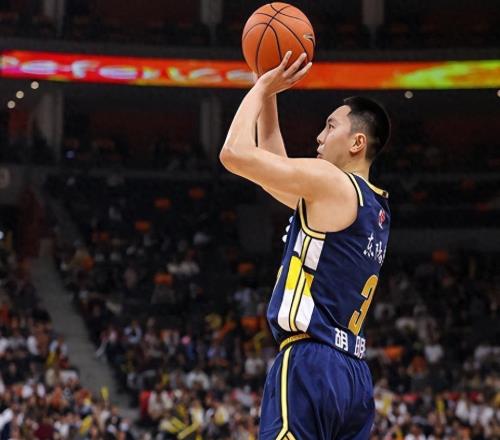 坑惨杜锋没篮还硬投末节5次浪投葬送胜利球迷怒喷:耍什么英雄