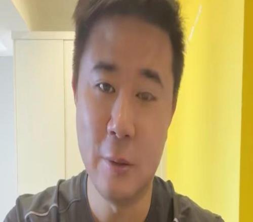 董方卓：阿莫林過度寬容B費，多古都能踢主力曼聯(lián)復(fù)興太難了