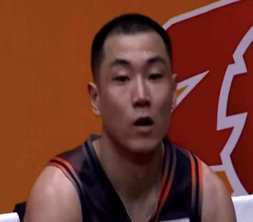 高诗岩25分三分球5中4山东客胜同曦,CBA主场哨一言难尽