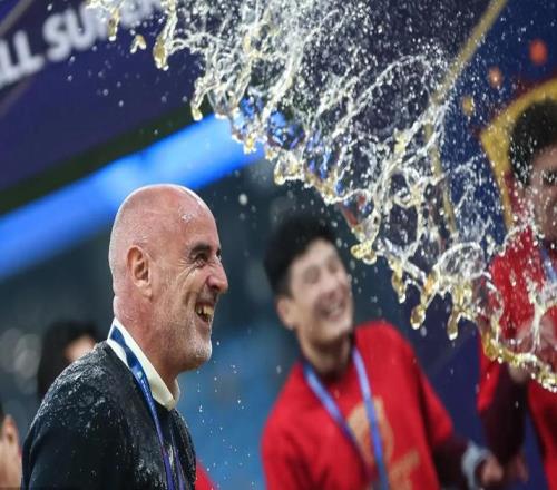 噘嘴骡子卖个驴价钱!光头吃亏在嘴上,退一步最佳主帅该给徐正源