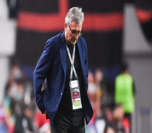 前国足主帅犀利点评,球员太害怕失败,生活水平领先欧洲100年