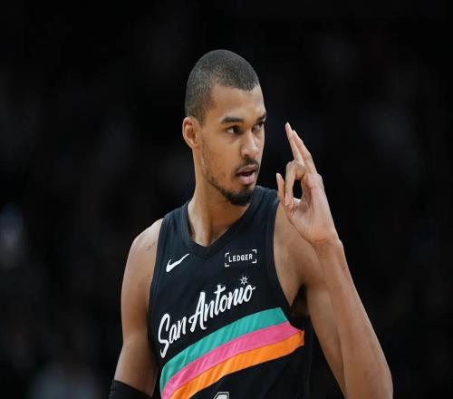 打爆湖人!22岁的文班,到底有多出色