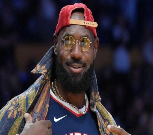 王者心态,湖人队布朗詹姆斯坦诚谈及坐骨神经痛