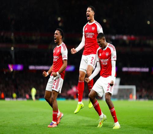 31!阿森纳欧冠五连胜拜仁不败金身告破两替补破门塔帅神换人