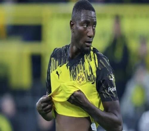 吉拉西无缘2025非洲足球先生奖,他的哥哥在社媒表达不满