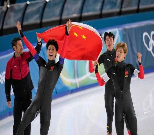 中国队首夺速滑男子团体追逐奖牌