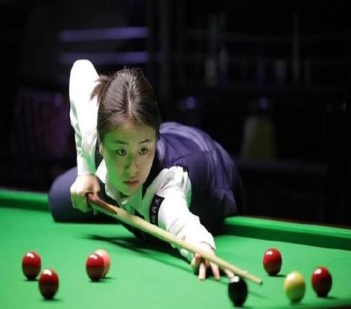 白雨露轟出單桿145分，刷新女球員職業(yè)賽場單桿最高紀錄