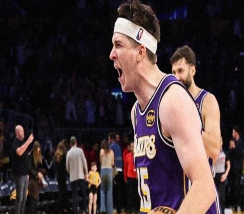 里夫斯仅3罚仍遭喷故意碰瓷!下半场7中1成罪人湖蜜炮轰防守稀烂