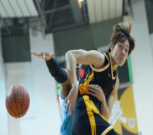 61比60压哨绝杀!女篮新霸主斩获三连胜:天才小将轰25分9板!