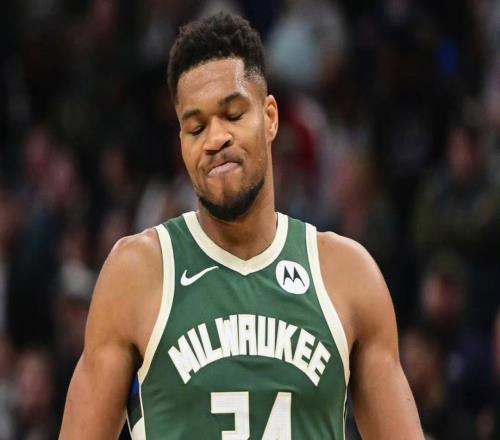 20分大胜!联盟第一太强了,亚历山大40+11破纪录,字母哥该离开