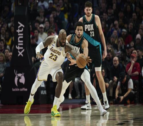 開拓者3人20+，16分大勝湖人！楊瀚森0分，詹姆斯空砍NBA第一紀錄