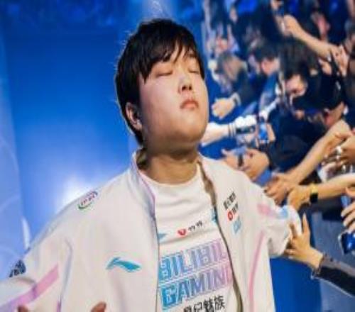 Bin:对印度上单没什么想说的,他能碰到我就已经很优秀了