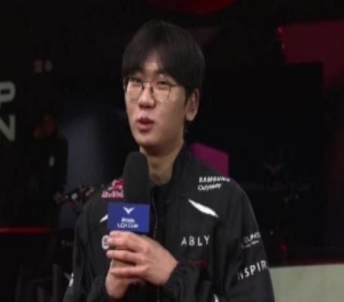 Doran：没想到我们会给GEN加油呢明天上单的交手应该会很激烈吧