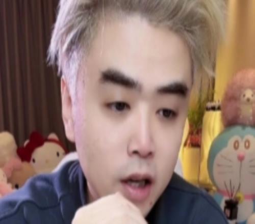 朱开:希望LPL明年能多几个AL这样的队伍,他们是非常努力的队伍