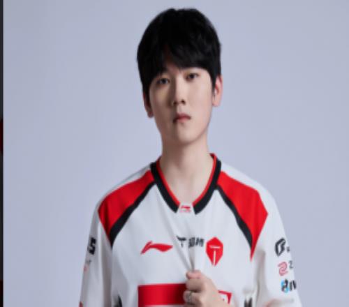 JackeyLove转评回归官博：接下来的比赛兄弟们一起加油！