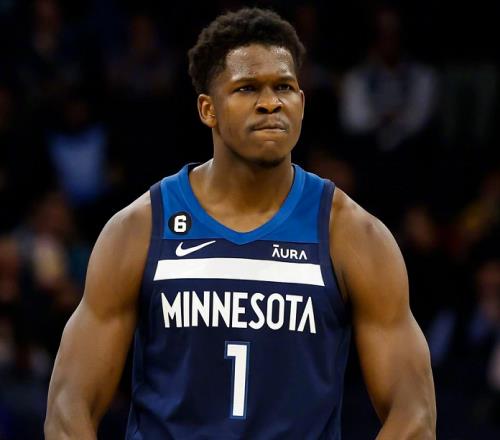 西卡轟30+14仍無(wú)緣今日最佳！對(duì)不起，你碰到創(chuàng)紀(jì)錄的華子了