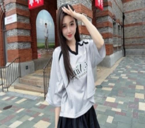 主持人小悠珊珊曬照：8、9號在深圳主場！12號上海演播室go