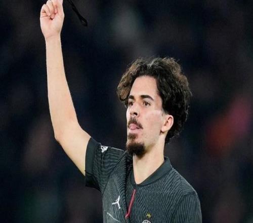 创纪录,巴黎成欧冠唯一后卫、中场、前锋都有球员戴帽的球队