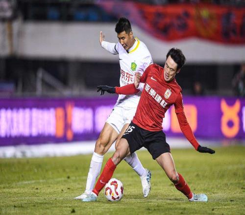 河南队边路再次喜添一员猛将,曾多次入选国足,本赛季将挑大梁