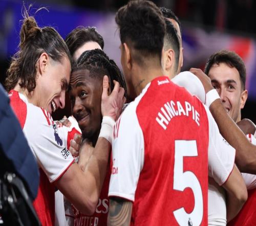 英超领头羊狂飙：甩开曼城7分，27岁天才踢疯了：轰入3球