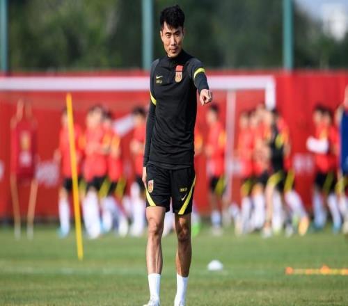 郑智接手邵佳一!离开多年重回中超,带黄博文一同执教青岛