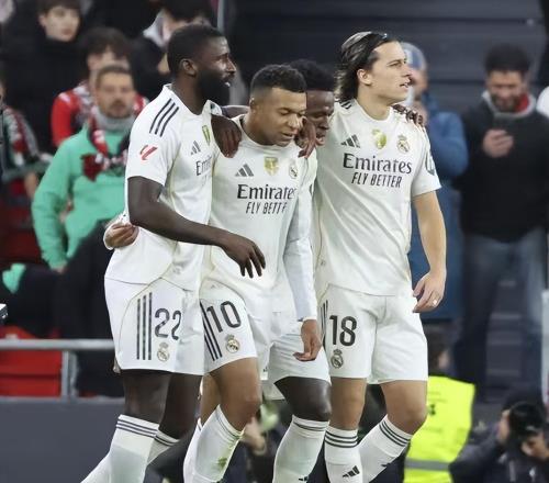 随着皇马30,巴萨31,西甲第19轮结束两场比赛,最新积分榜如下