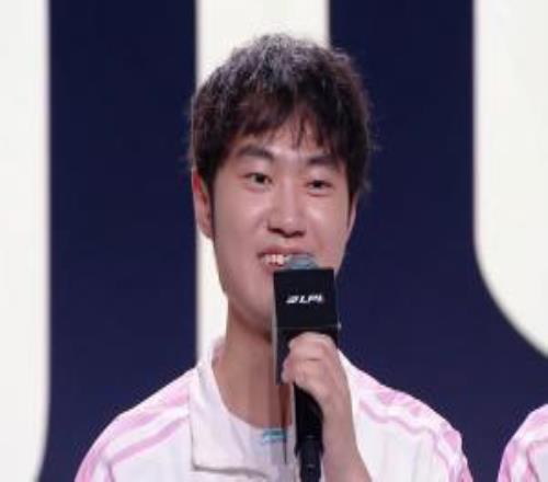 Knight赛后采访:联赛对我没感觉,只想拿国际赛冠军,在研究GEN了