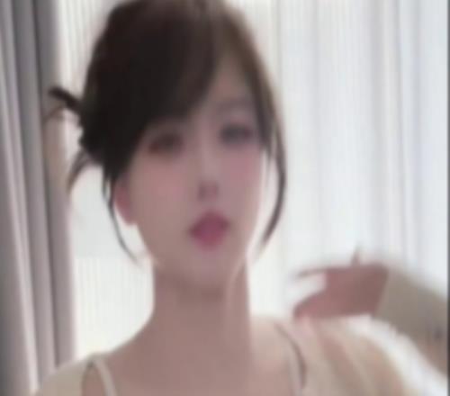 主持駱歆發布eatitup手勢舞視頻：嗯哼小拽一下