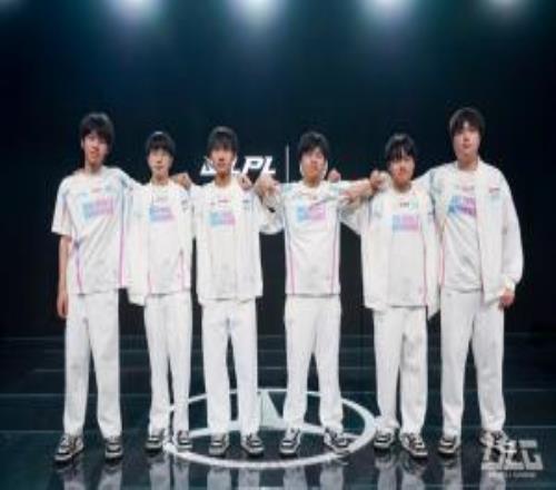 BLG超话热议商K事件：以后直接改名夜店俱乐部得了踢tabe是他不让去商k