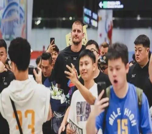 NBA球星紛至沓來詹姆斯與李夢共舞霸王步