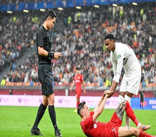 中超历史第4!场均超3万,泰山主场45069人居首,3场破4万