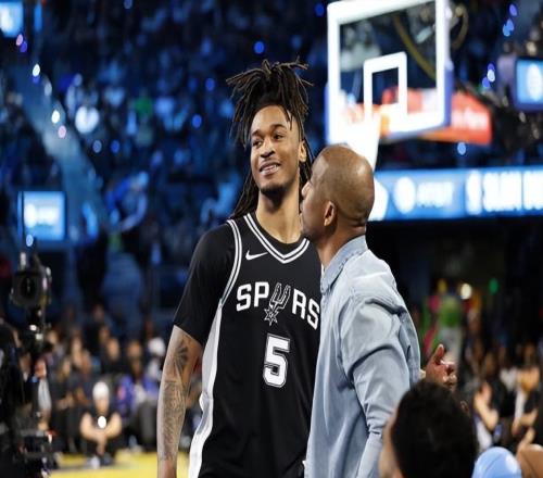 马刺后场新星:保罗对我有很大的影响,他让我顺利度过了新秀赛季