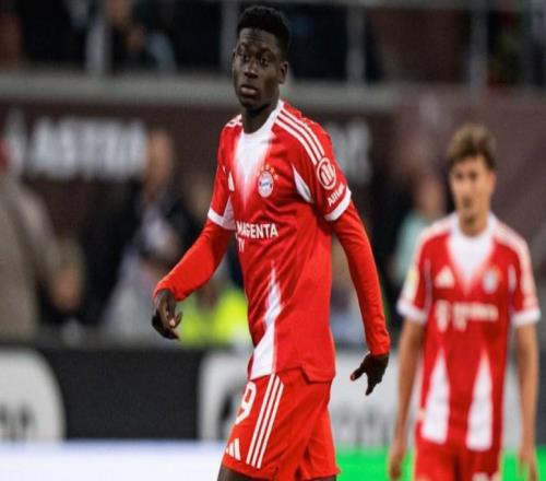 表现可圈可点，拜仁18岁中场恩迪亚耶替补出场完成德甲首秀