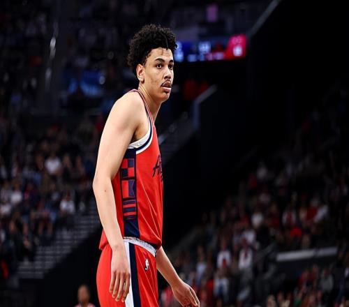 防守能力肉眼可见！但快船替补锋线新秀的出场时间依然很不稳定