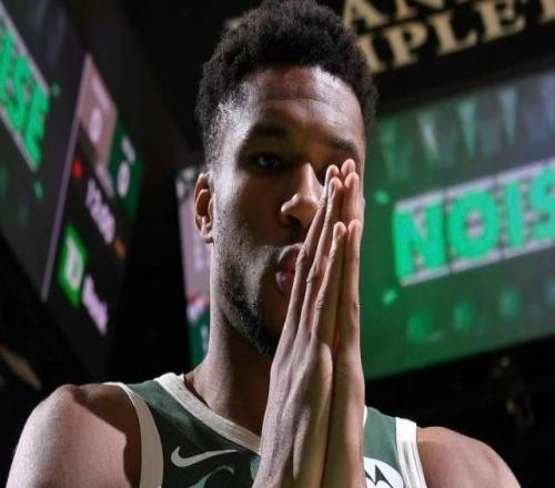 【观察】字母哥和雄鹿：手拉手消耗到两败俱伤