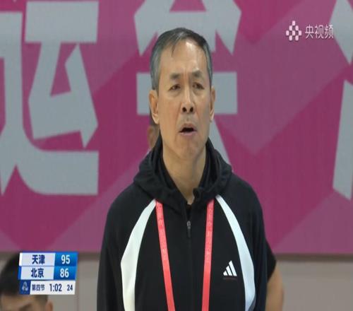 放着高大中锋不用,打五小遭逆转,CBA老帅犯昏,球迷:该下课了