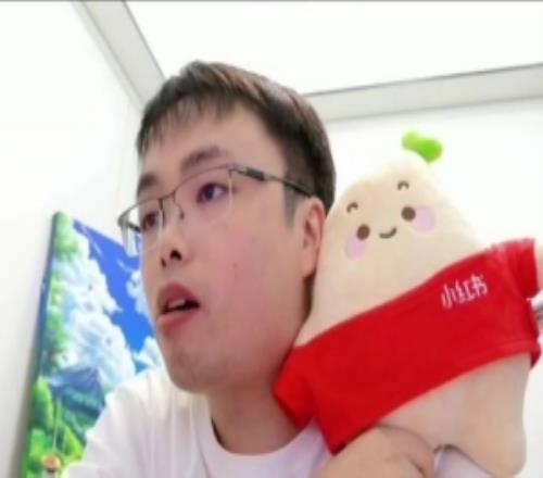 不差錢！KPL教練LoveCD：JDG有很多錢市場(chǎng)很少有隊(duì)能競(jìng)爭(zhēng)得過(guò)他