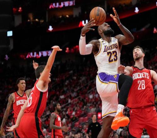 詹姆斯10+9创NBA历史第1神迹，湖人完败火箭！伊森20+8+5断创纪录